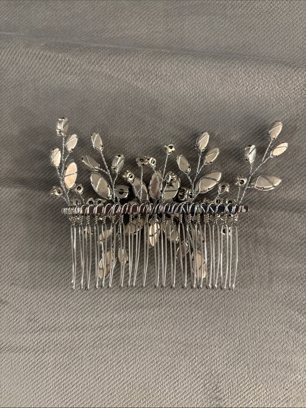 Silver Tone Crystal Bridal Hair Comb - Picture 2 of 2